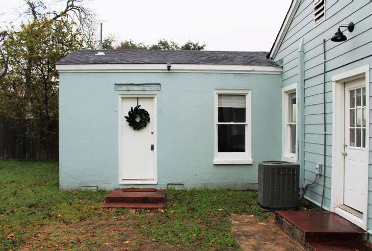 Back entrance to the house, which becomes the primary entrance for guests renting only the Texas Suite.  Back entrance to the house, which becomes the primary entrance for guests renting only the Texas Suite.