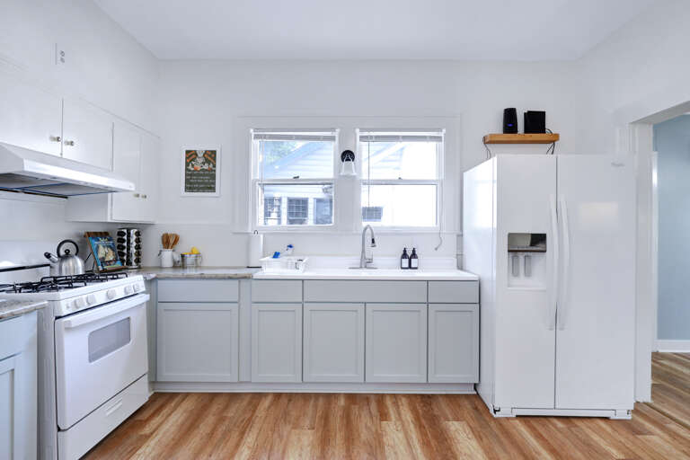 Refrigerator with freezer and icemaker