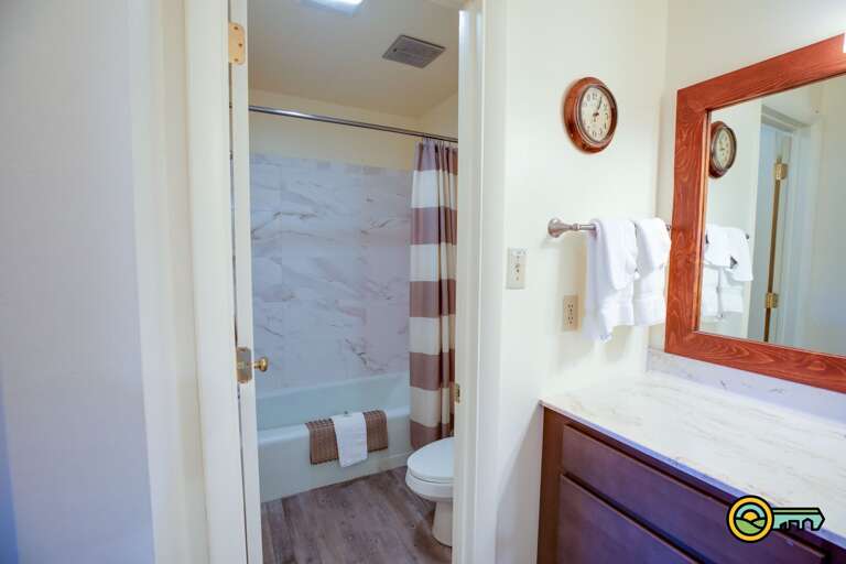Powder room & bathroom
