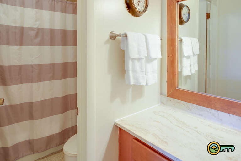 Powder room & bathroom