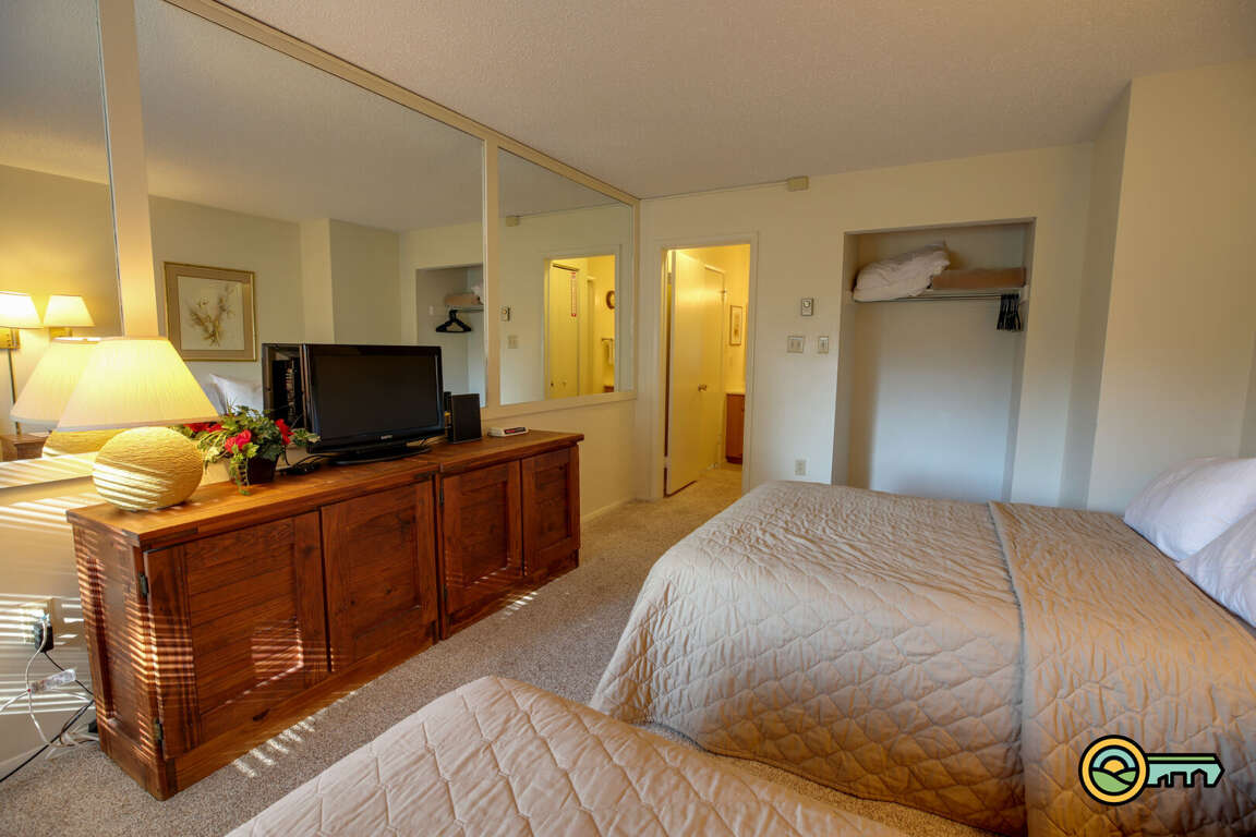 Aspen East 118 Condo for Short Term Rental in Basye, VA Sleeps 4