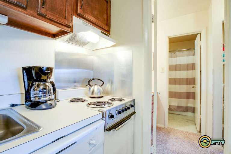 Kitchen, powder room & bathroom