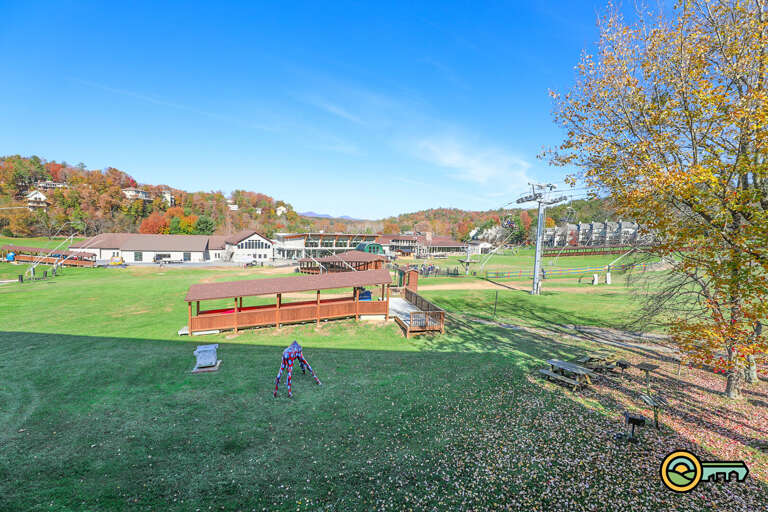 View of ski slopes & Bryce Resort lodge