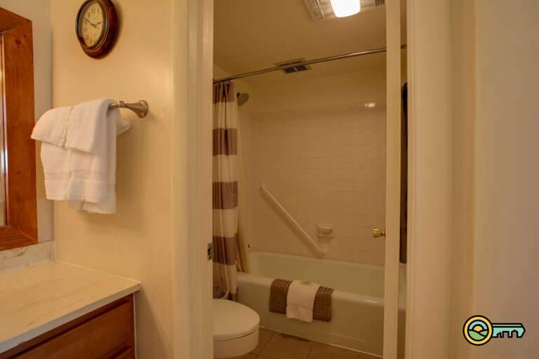 Powder room & bathroom