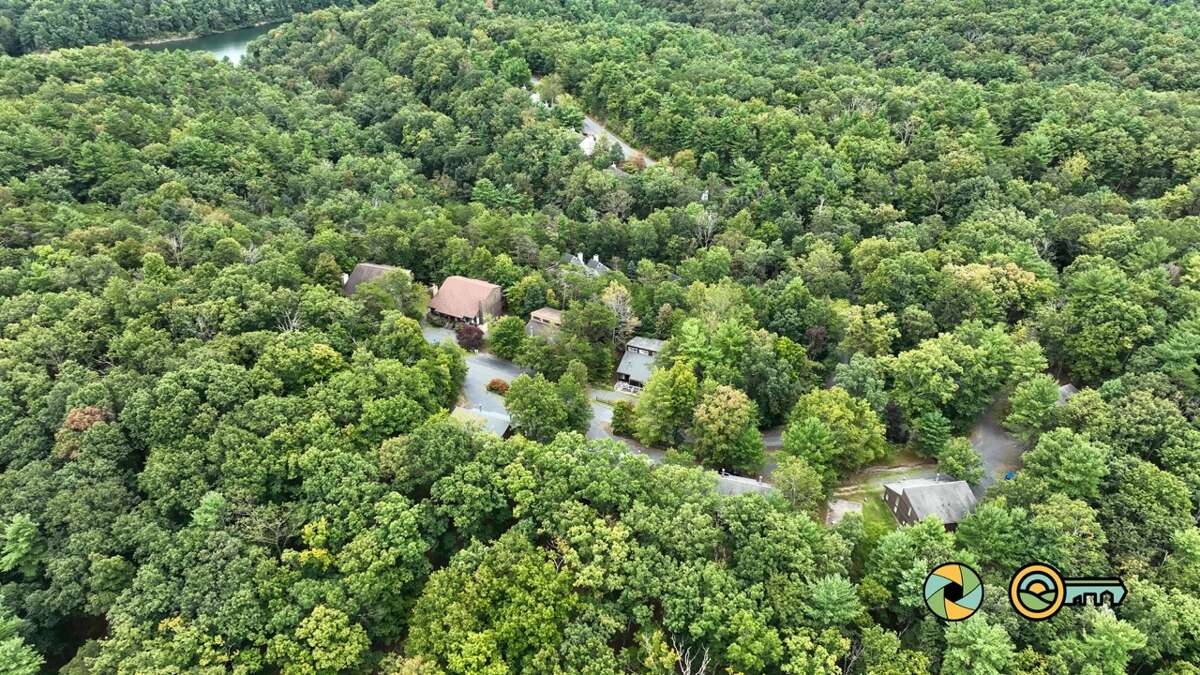 Senedo Springs 100A Duplex 2 Bedroom Vacation Rental in Basye, VA Sleeps 6 Find Rentals