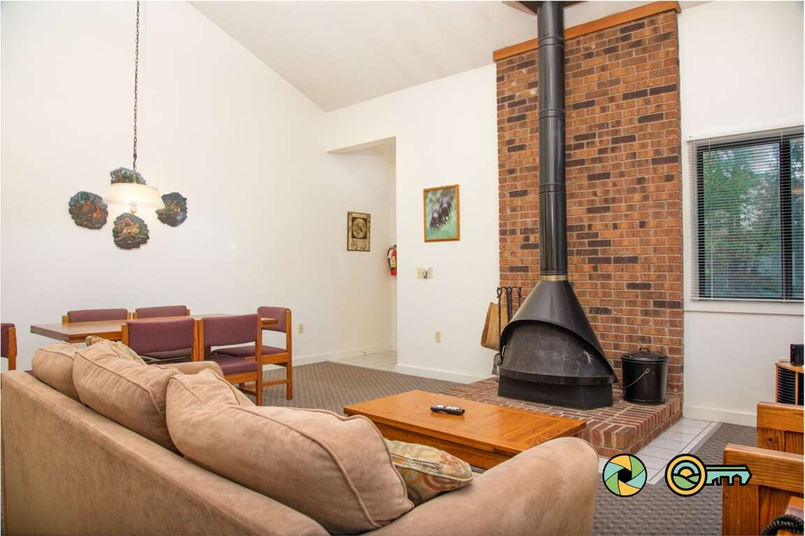 Senedo Springs 99B Duplex with 2 Bedrooms, 6 Guests