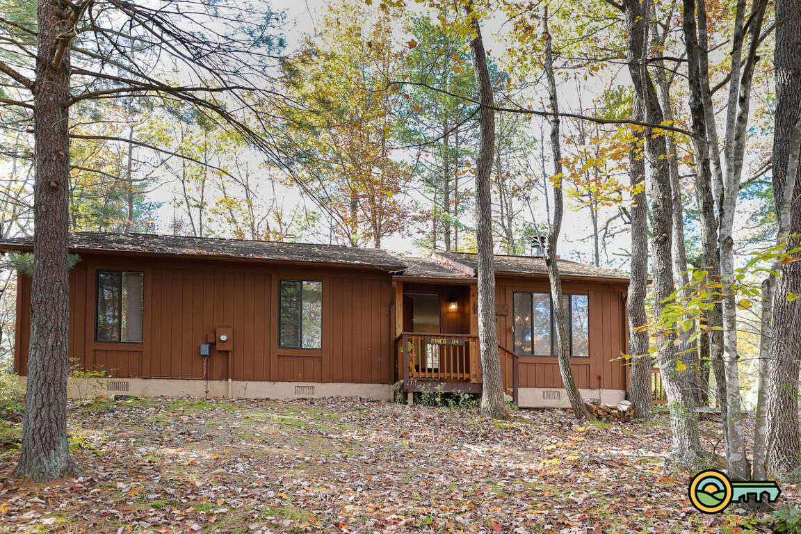 Mountain Cabin 114 in Basye, VA 3 Bedrooms Sleeps 8 Book Now Find Rentals