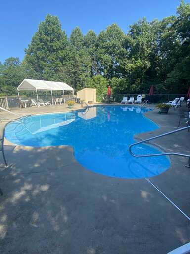 Bryce Mountain Escapes pool