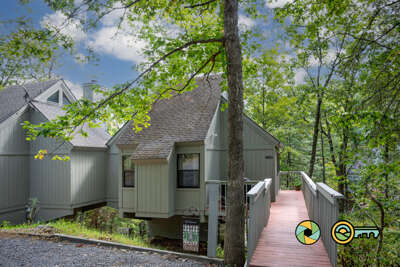 Lakeview 85B: Treehouse Mountain
