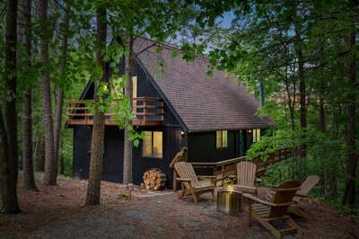 271 Picard Court: Chalet Malm