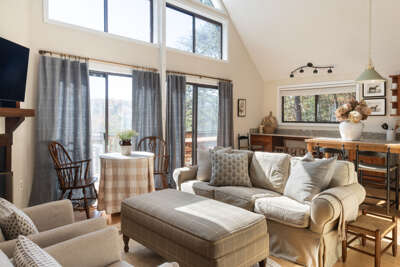 210 Nelson Way: Par & Pine Lodge