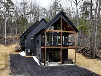 359 Susan Road: Ridge & Water