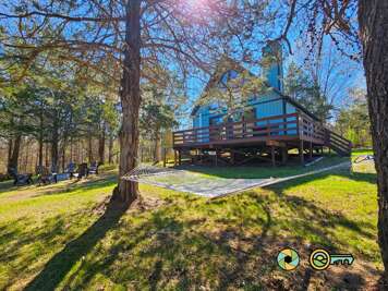 59 West Eaglewood Lane: R&R Chalet