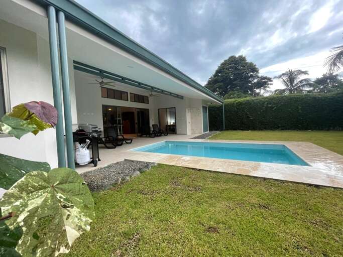 House With Swimming Pool And Garden House With Swimming Pool And Garden