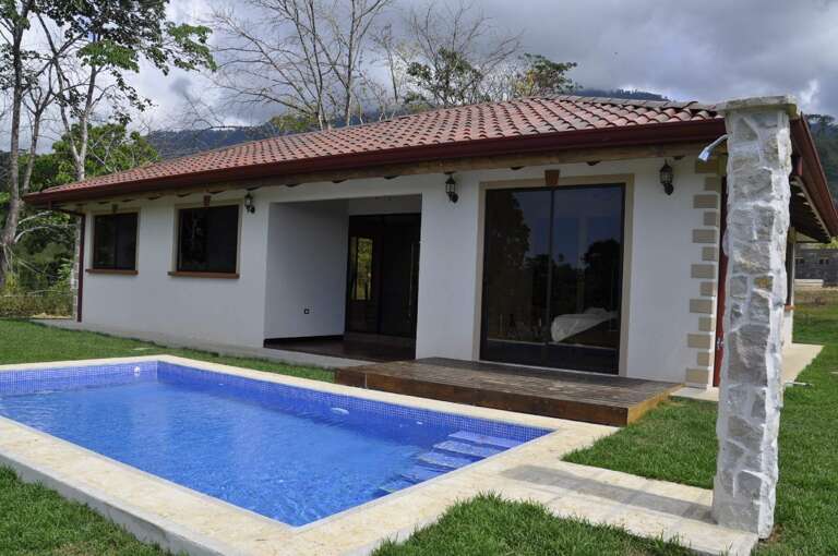 Single-story House With Swimming Pool