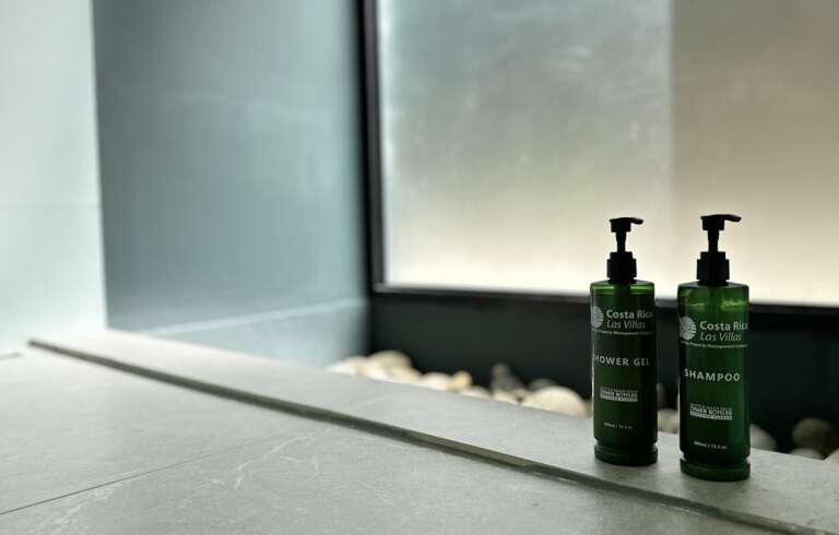 Each bathroom and shower has shampoo, soap and shower gel. Each bathroom and shower has shampoo, soap and shower gel.