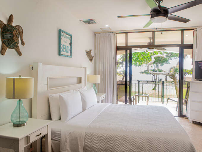 Complete tranquility in the room with a beach view. Complete tranquility in the room with a beach view.