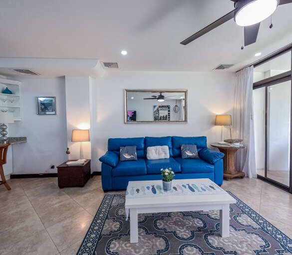 Spacious living room. Spacious living room.