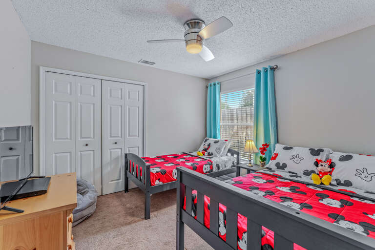 Third bedroom with twin and full beds Third bedroom with twin and full beds