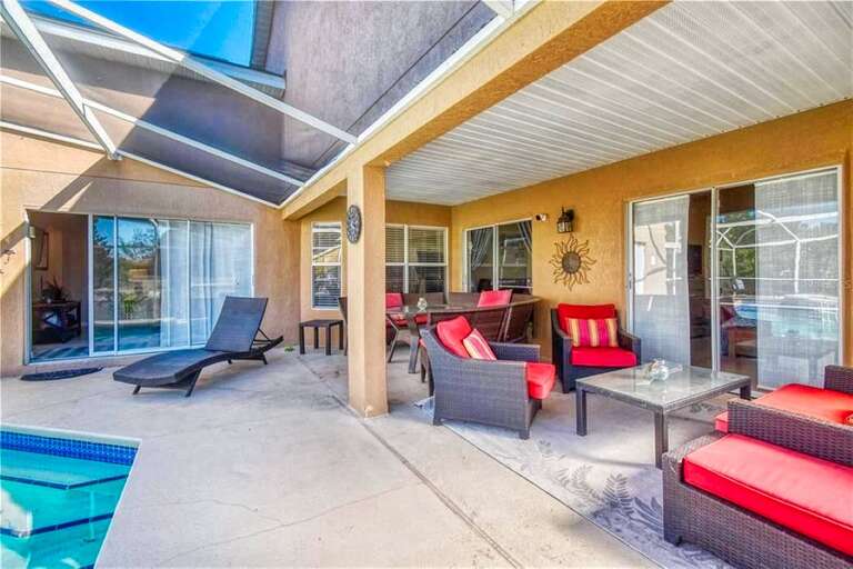 Great seating area to hide from sun, or use loungers to get some Great seating area to hide from sun, or use loungers to get some