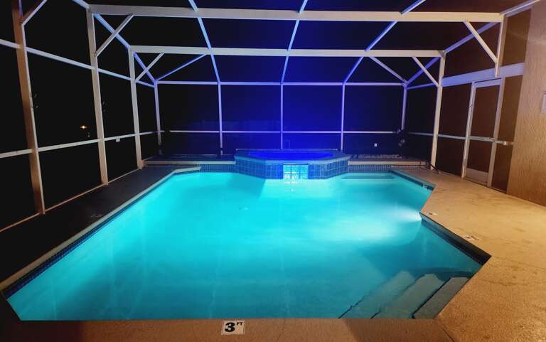 Poll at night | Serhii Villa Orlando