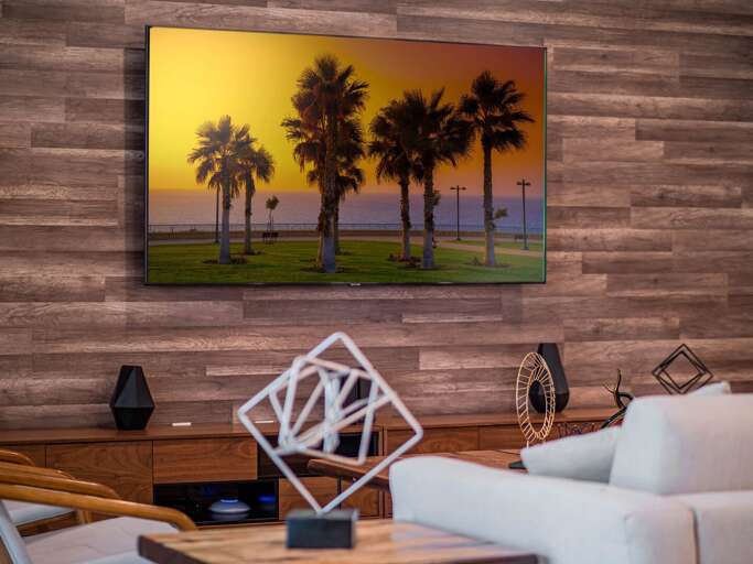 Living area with contemporary furniture and flat screen TV