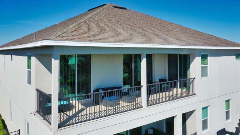 2nd level lanai with seating area