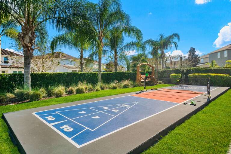 - Private pickleball court!