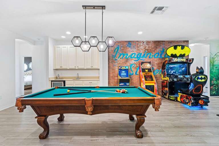 Pool table and arcades w/ wet bar