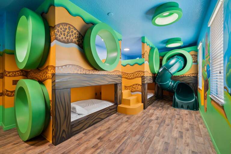 Mario brothers themed bedroom with 6x Full bed