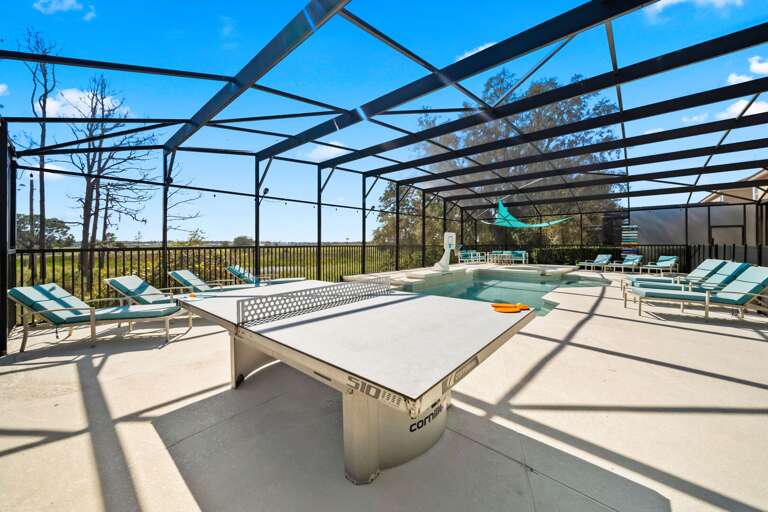 Pool area with Ping-pong table