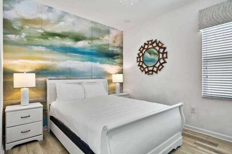 Bedroom with Queen bed