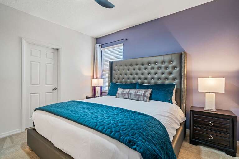 Bedroom w/ King bed Bedroom w/ King bed