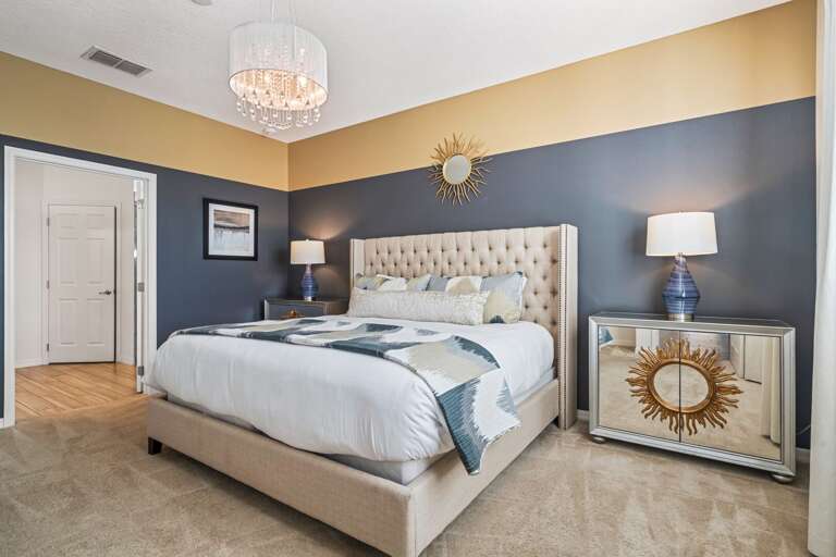 Bedroom w/ King bed Bedroom w/ King bed