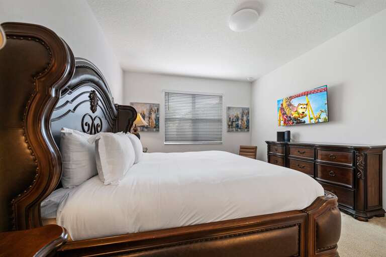 Bedroom w/ King bed Bedroom w/ King bed