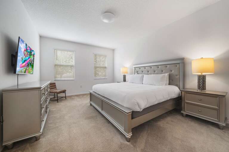 Bedroom w/ King bed Bedroom w/ King bed