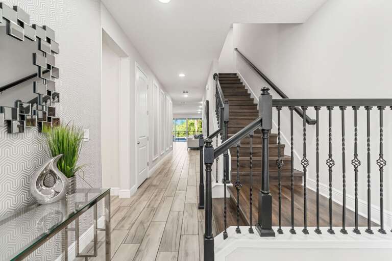 Foyer and stairs going to the 2nd floor Foyer and stairs going to the 2nd floor