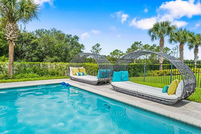 Pool side Canopy Daybeds Pool side Canopy Daybeds