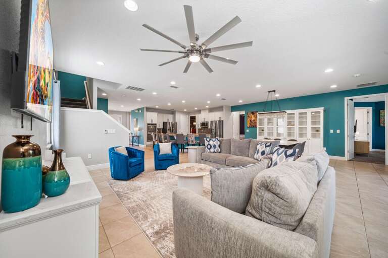 - Cozy lounge seating
- Airy open spaces
- A generous dining area create the perfect setting for family meals.
- Modern comfort meets effortless style indoors