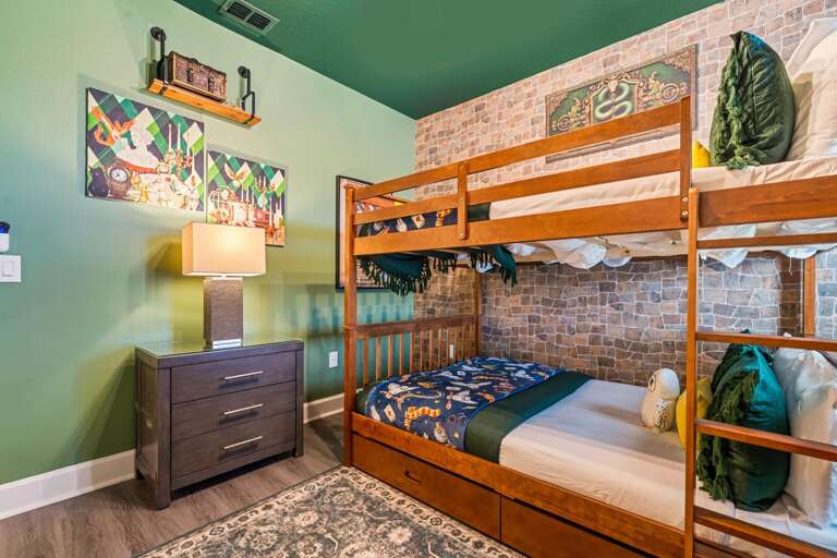 Bedroom w/ Bunk beds