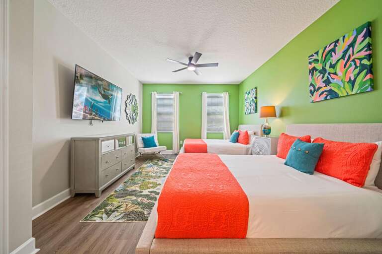 Bedroom w/ Dual beds