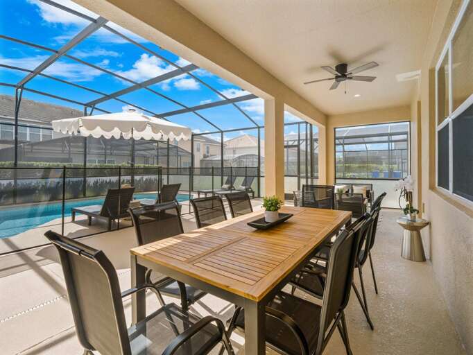 Lanai with seating area