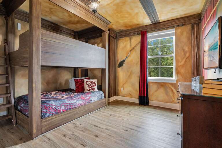 Bedroom w/ Twin over Twin bunk beds