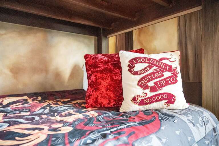 Bedroom w/ Twin over Twin bunk beds