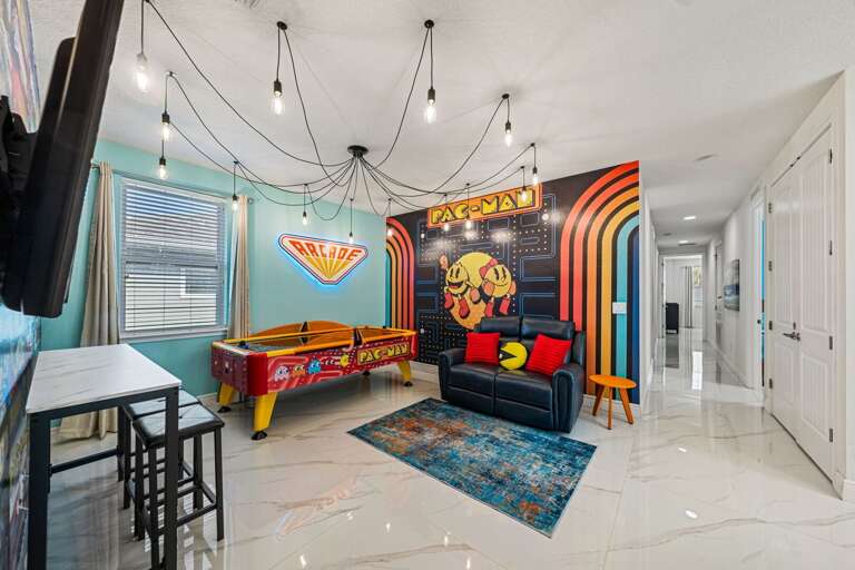 Game room w/ air hockey