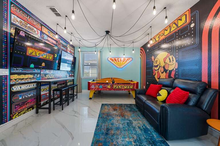 Game room w/ air hockey