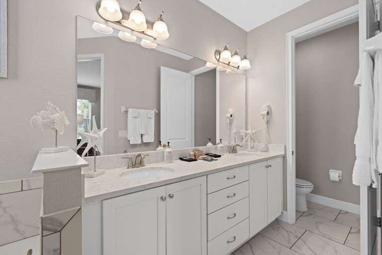 Bathroom w/ dual sinks