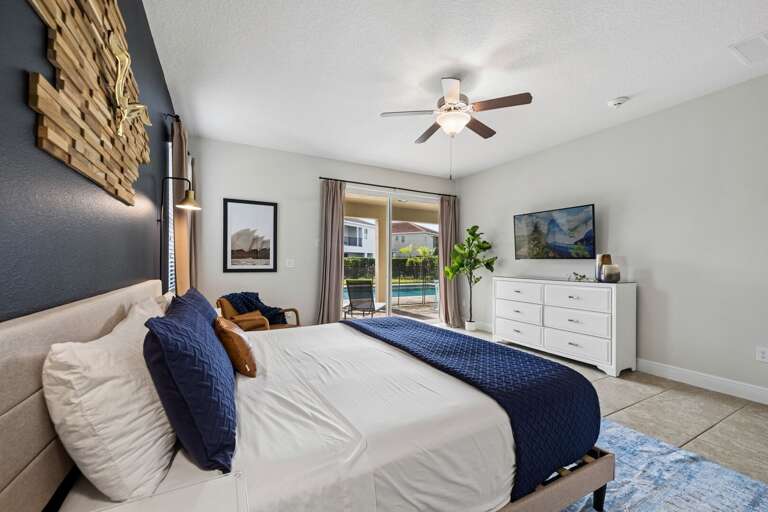 Bedroom with King bed