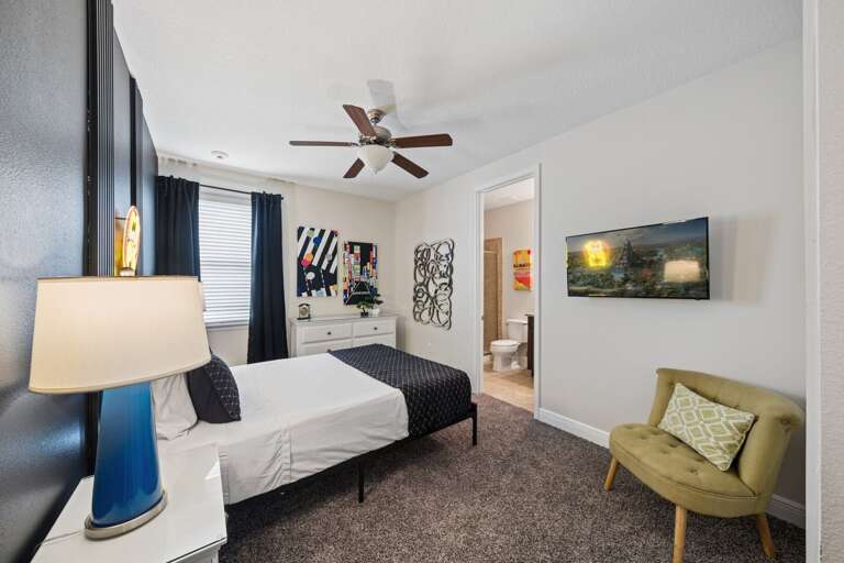 Bedroom with Twin bed