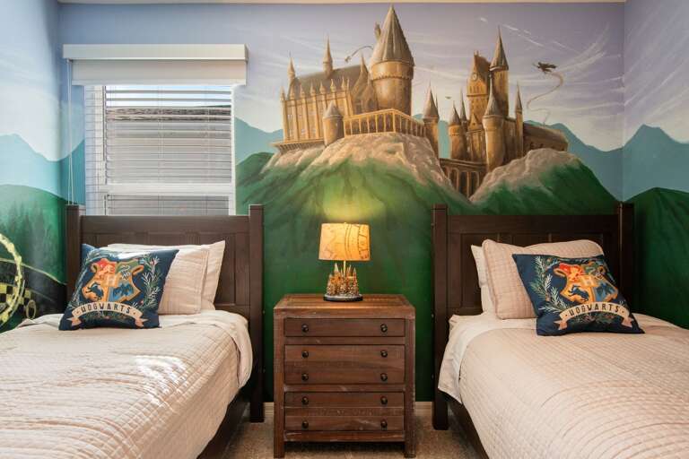 Bedroom with Dual Twin